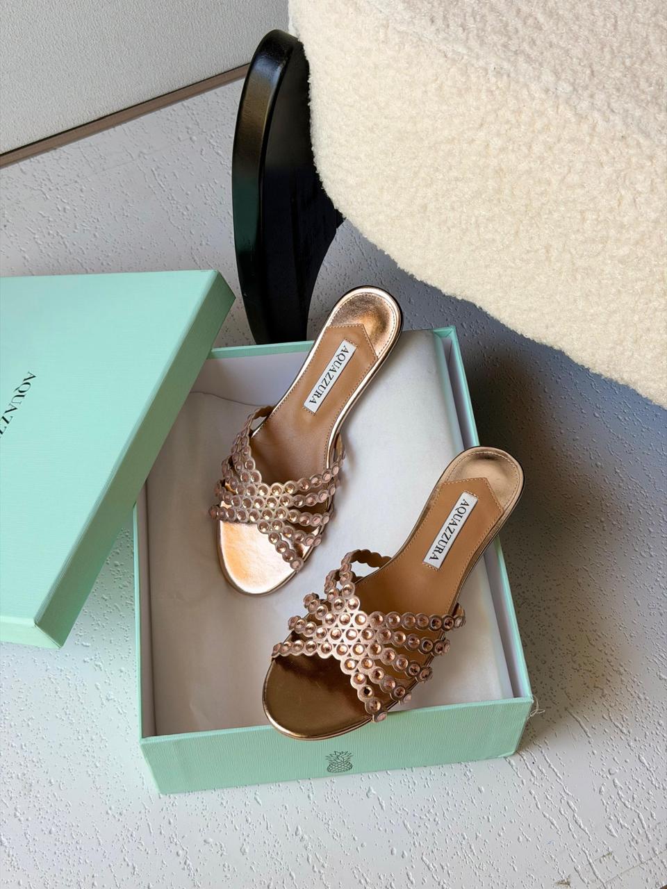 Ladies flats