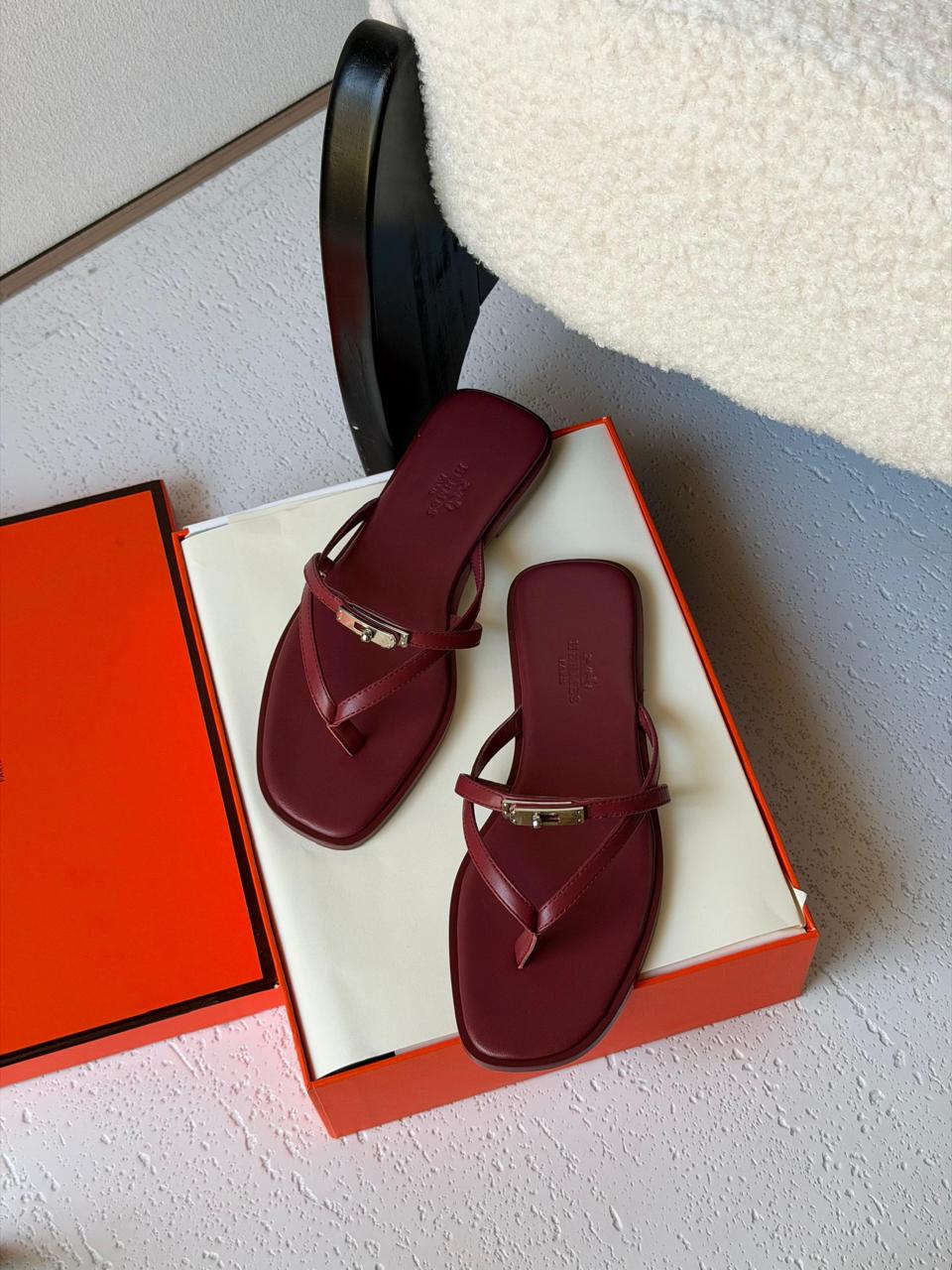 Ladies flats