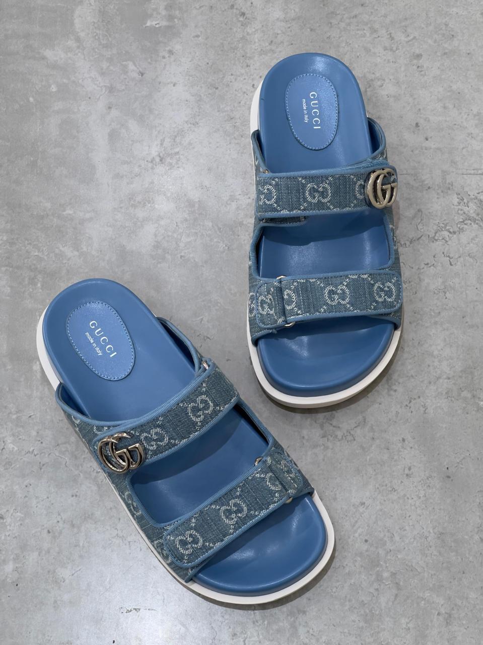 Ladies flats