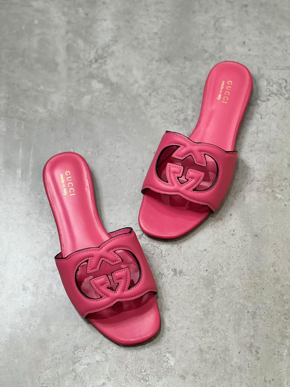 Ladies flats