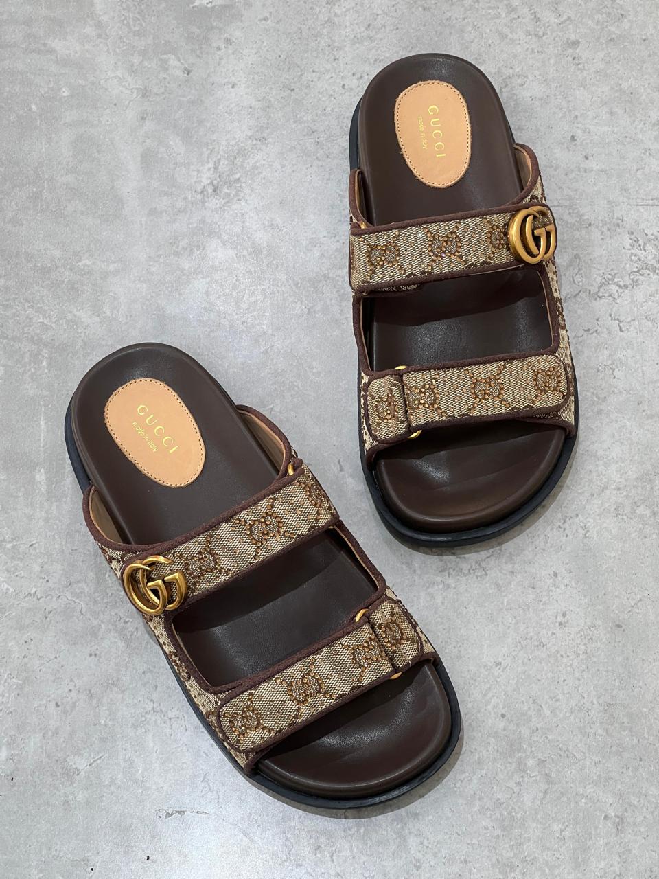 Ladies flats