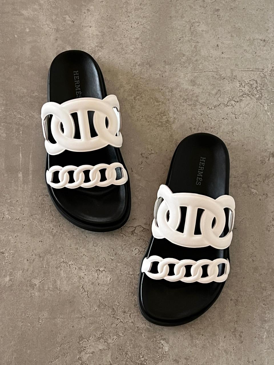 Ladies flats