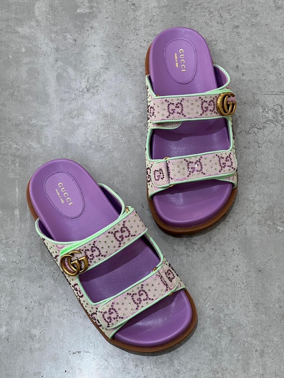 Ladies flats