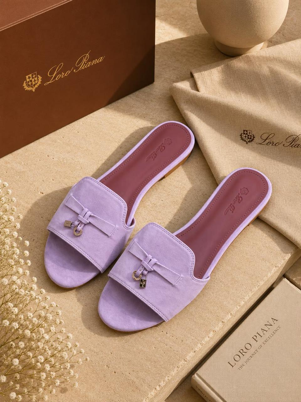 Ladies flats