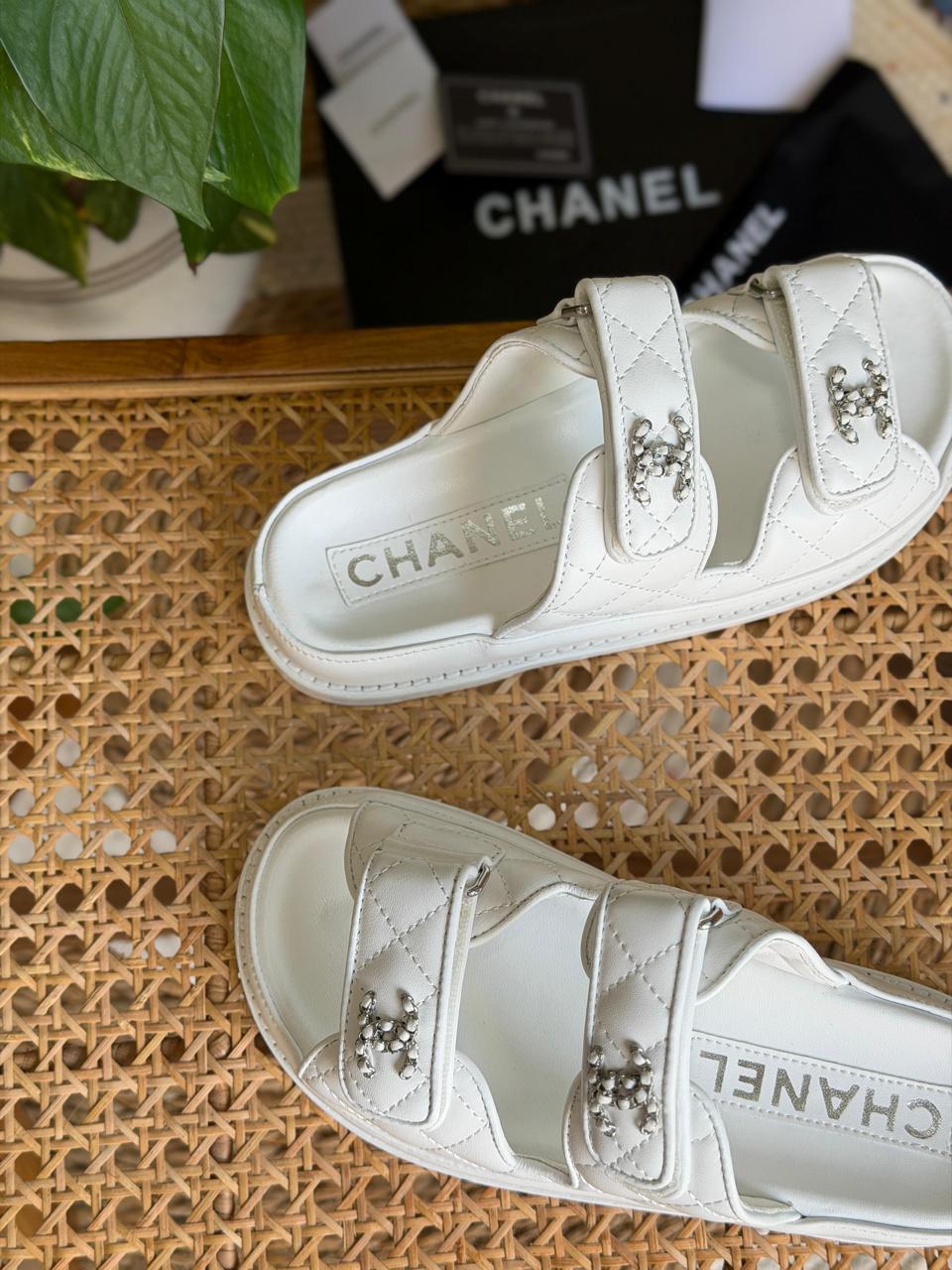 Ladies flats