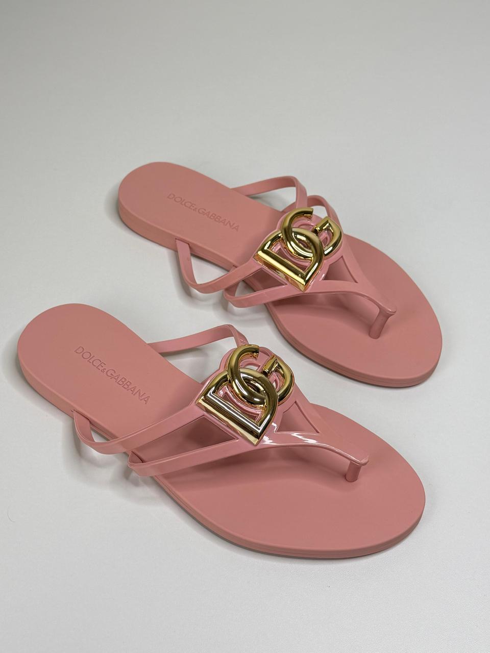 Ladies flats