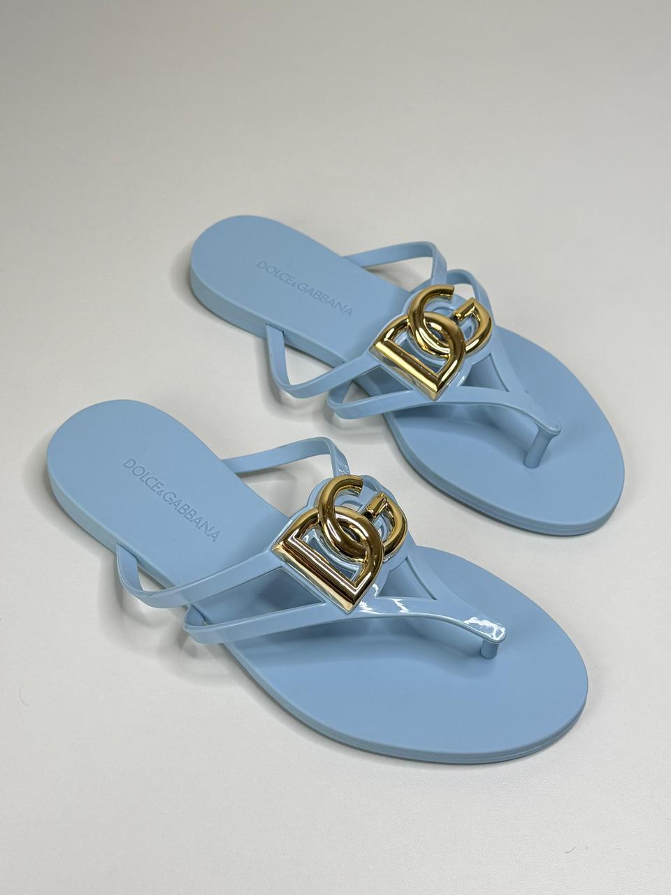 Ladies flats
