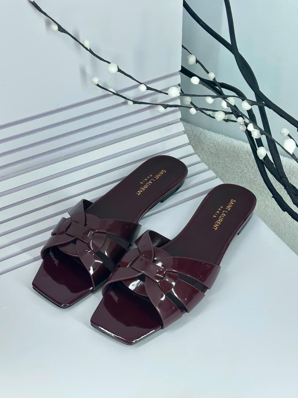 Ladies flats