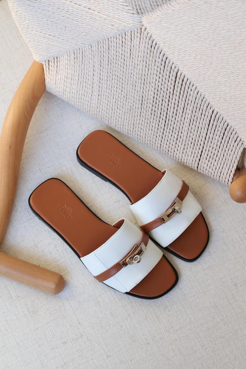 Ladies flats