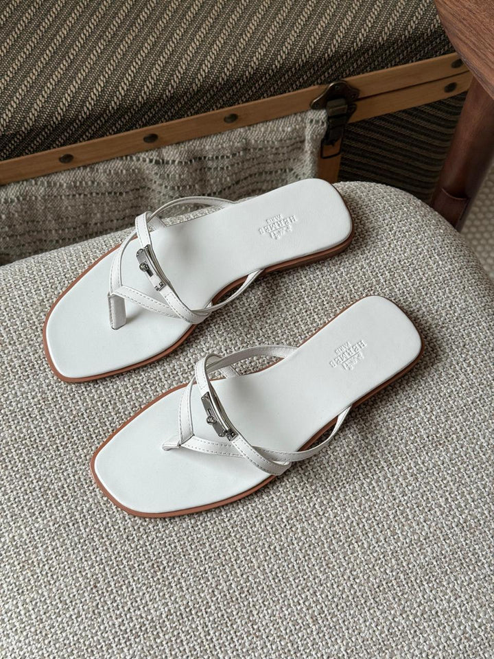 Ladies flats