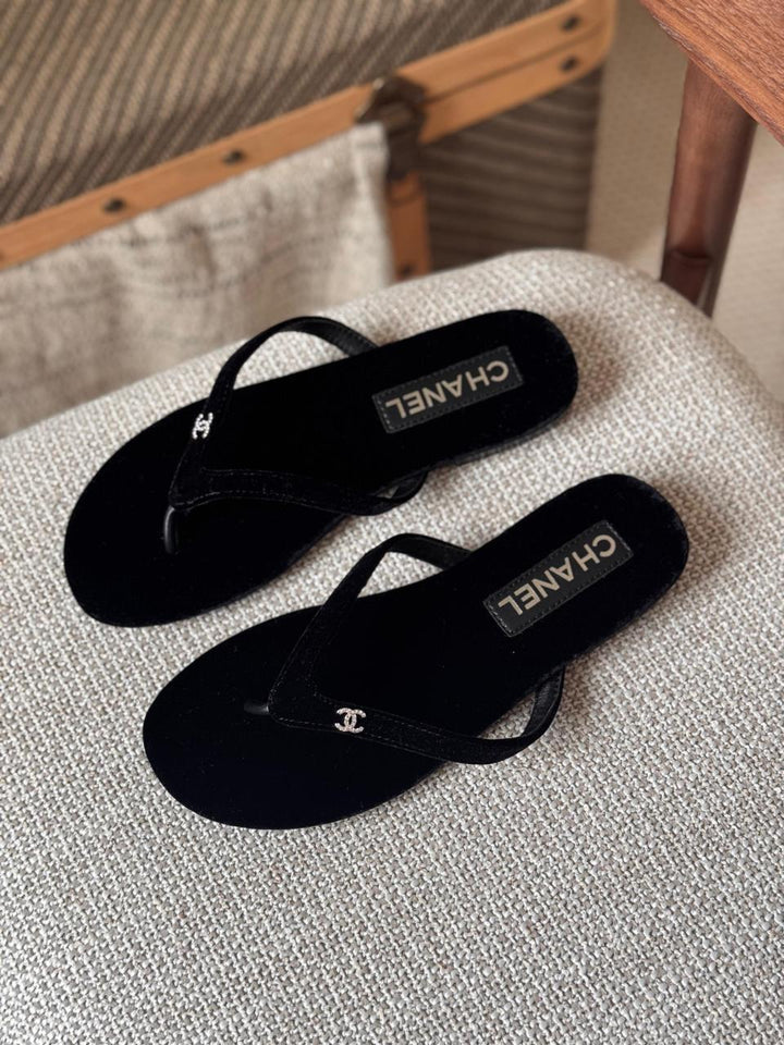 Ladies flats