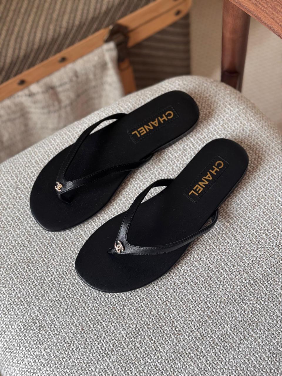 Ladies flats