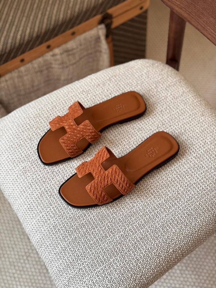 Ladies flats