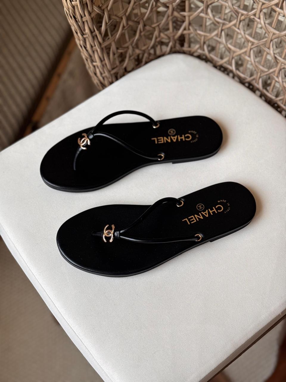 Ladies flats