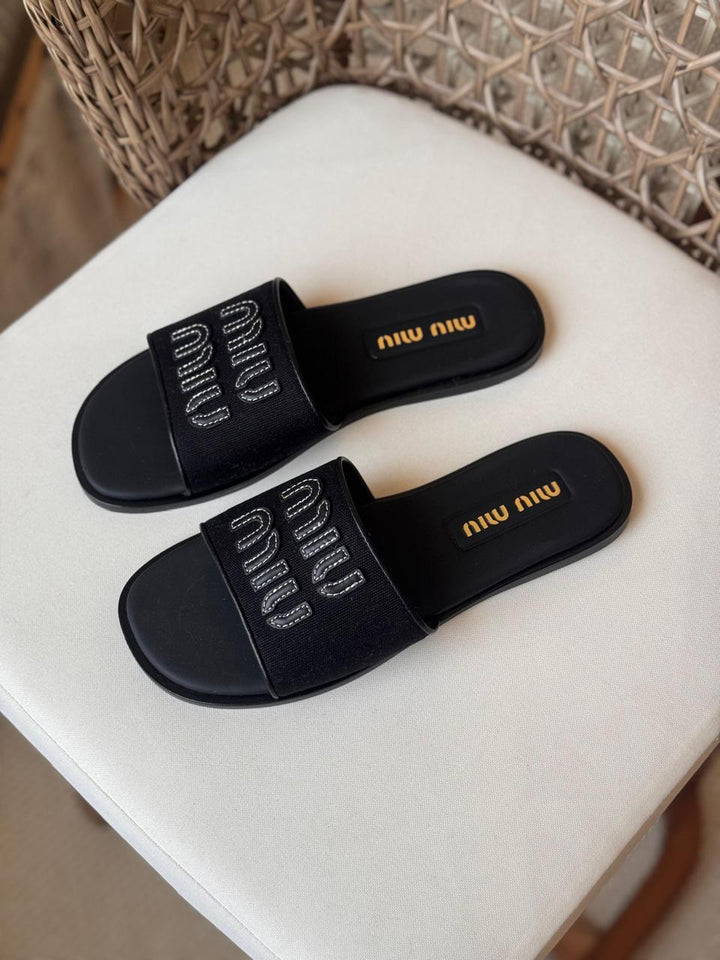 Ladies flats