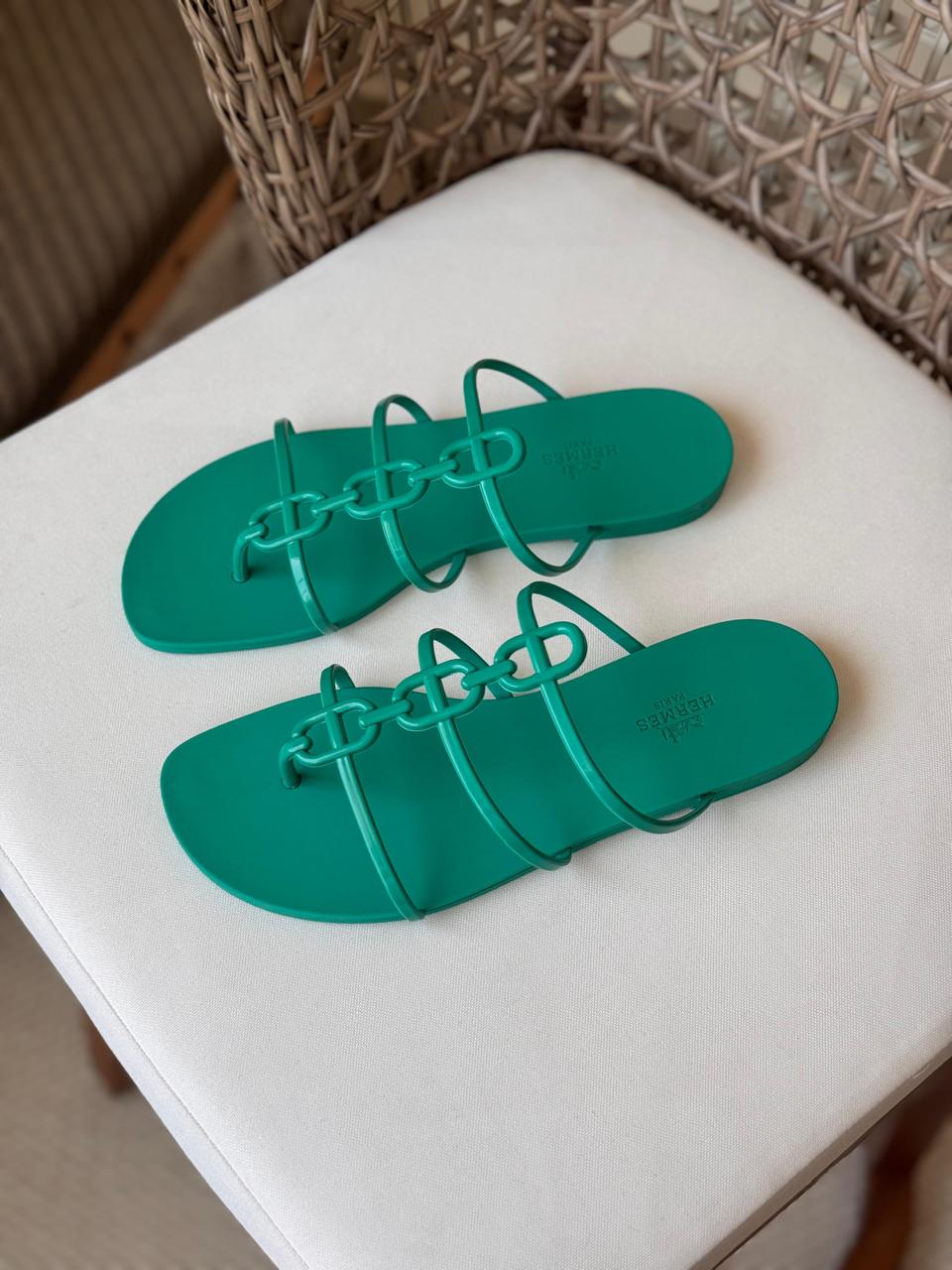 Ladies flats