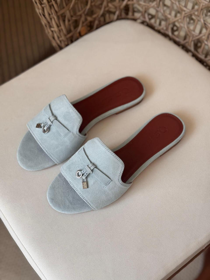 Ladies flats