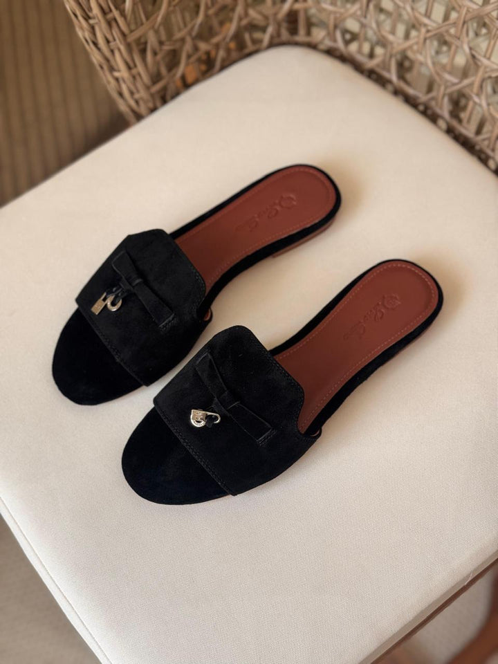 Ladies flats