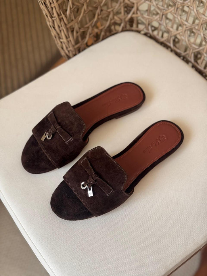 Ladies flats