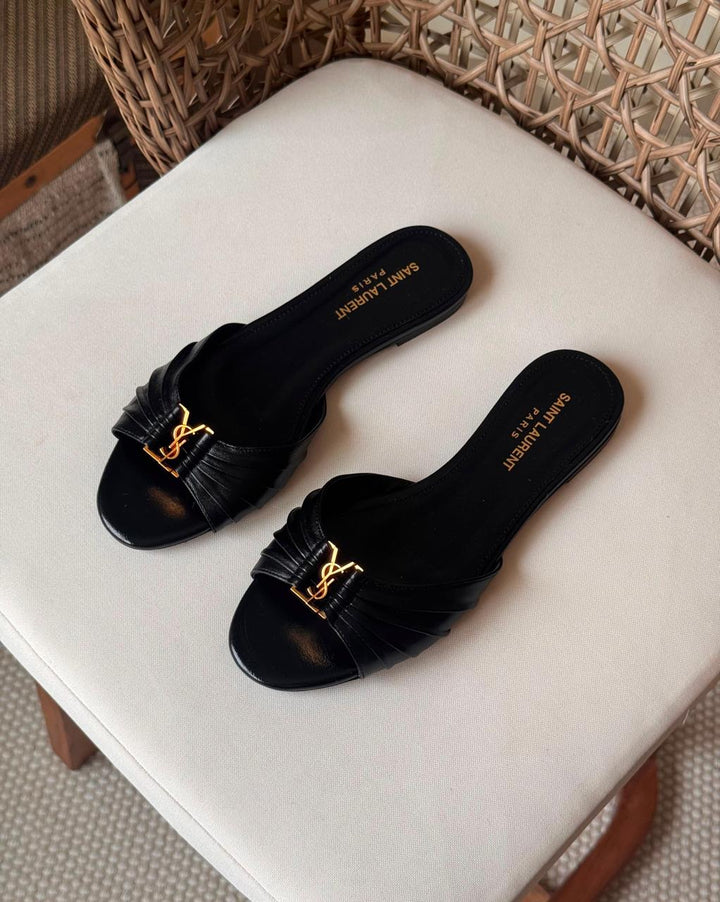 Ladies flats