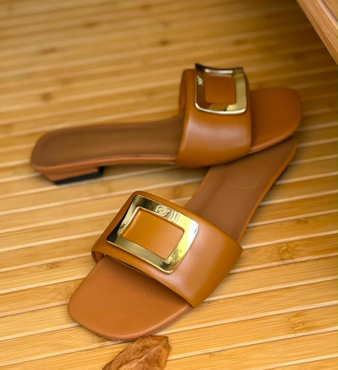 Ladies flats