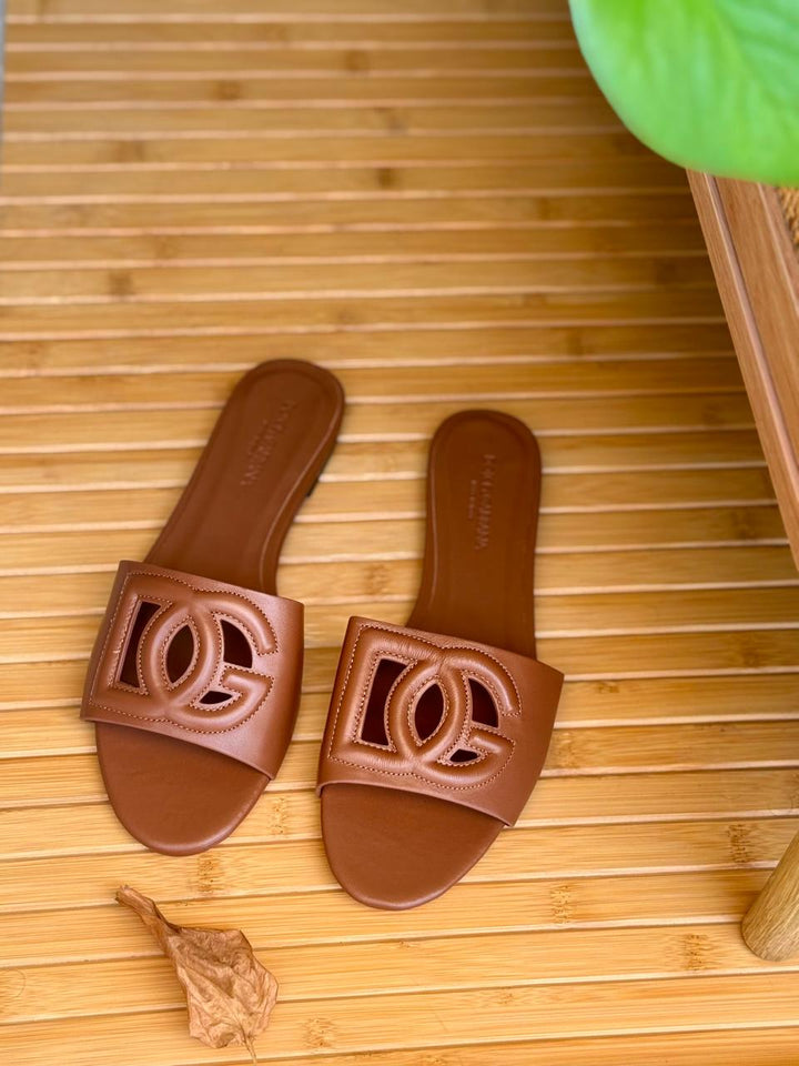 Ladies flats