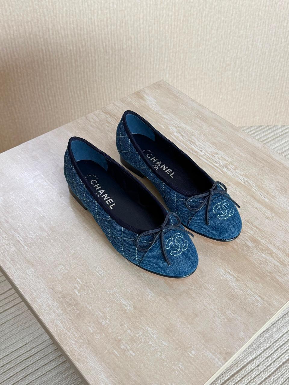 Ladies shoes