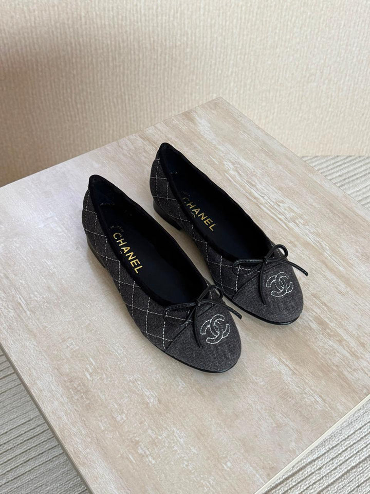 Ladies shoes