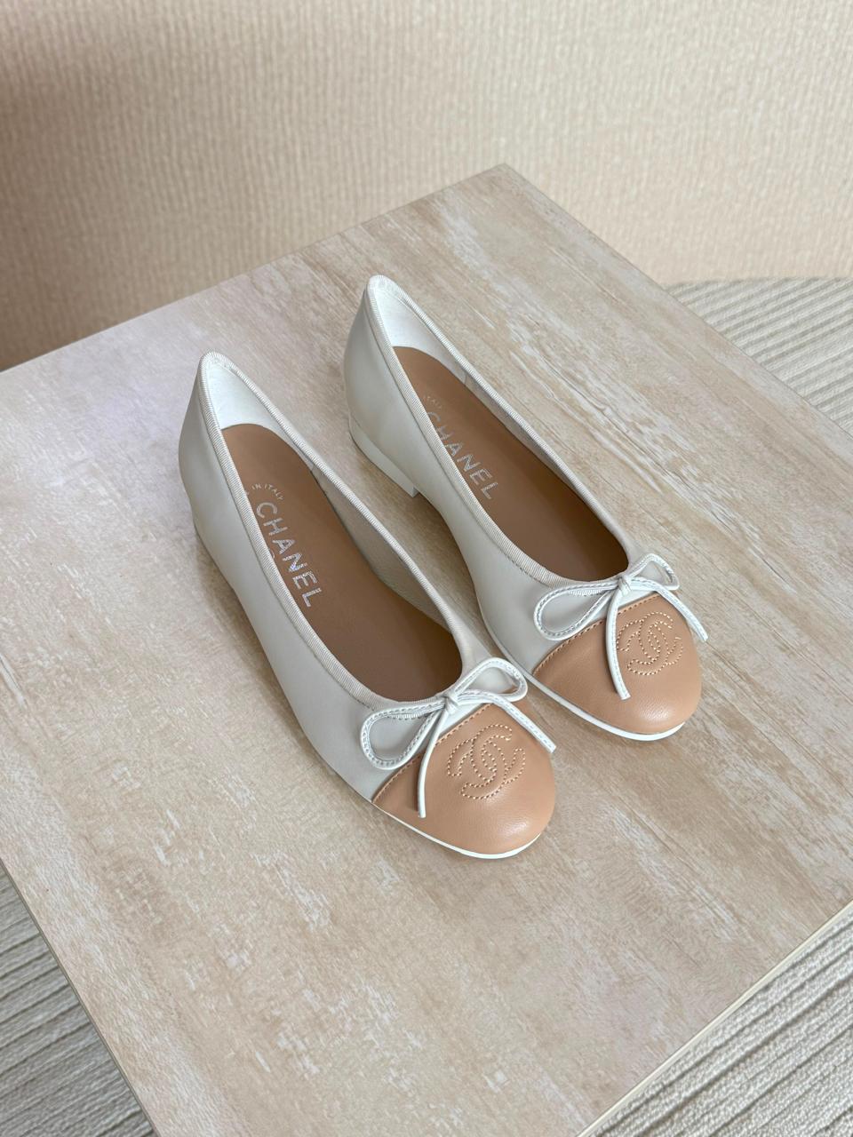 Ladies shoes