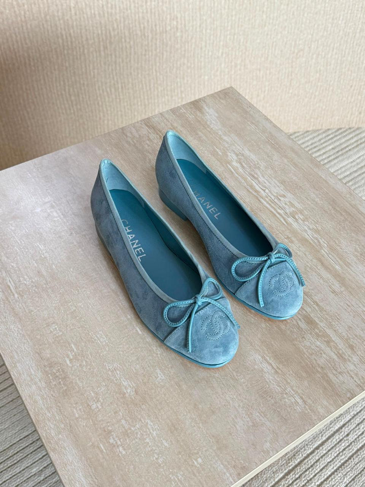 Ladies shoes