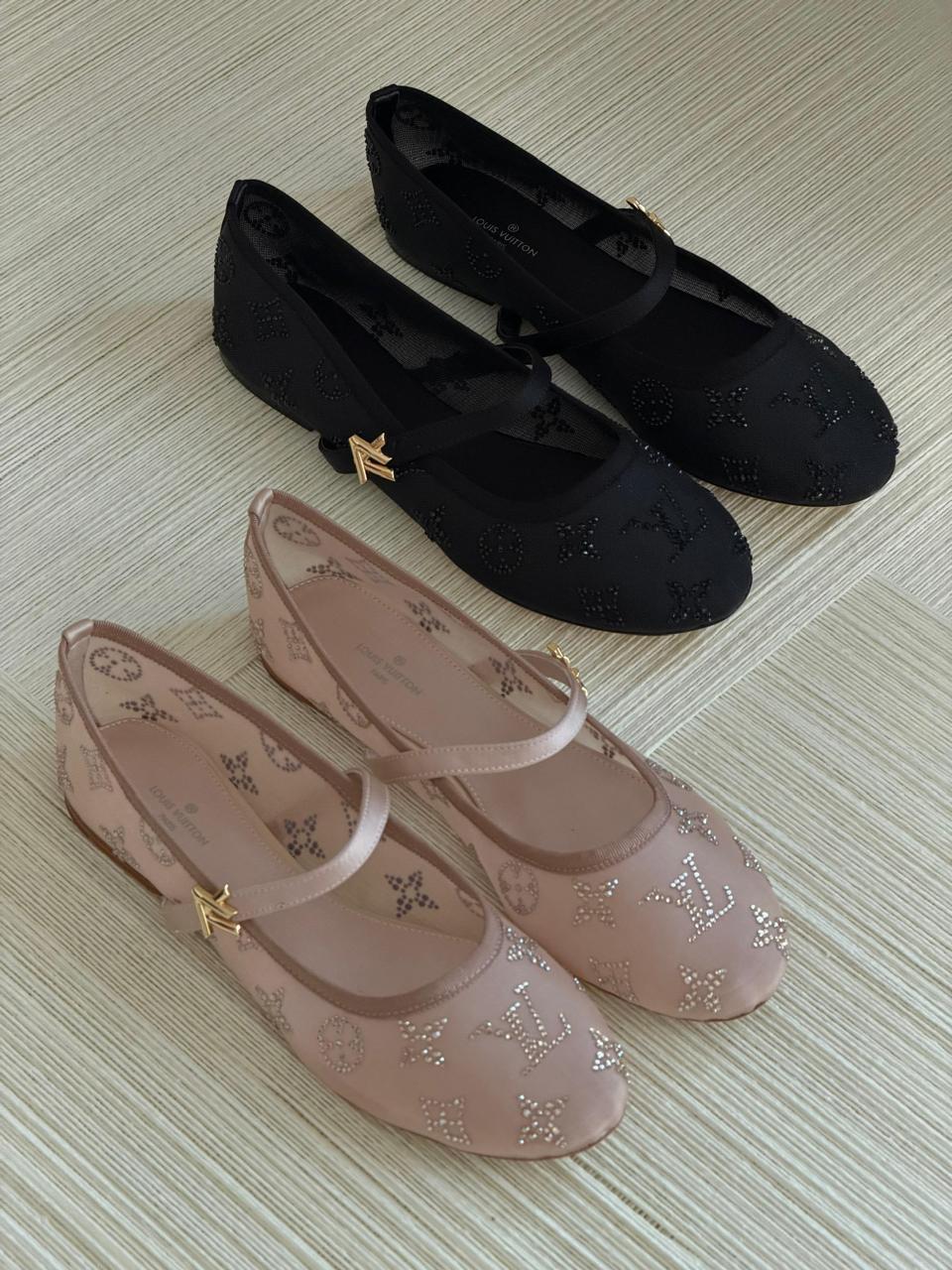 Ladies shoes