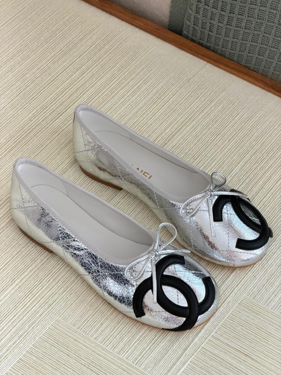 Ladies shoes