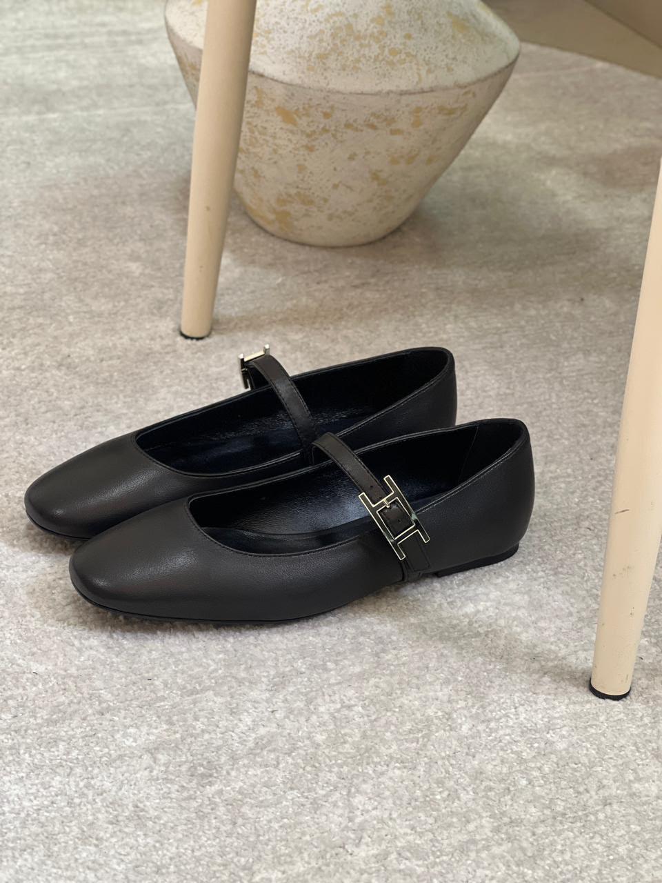 Ladies shoes