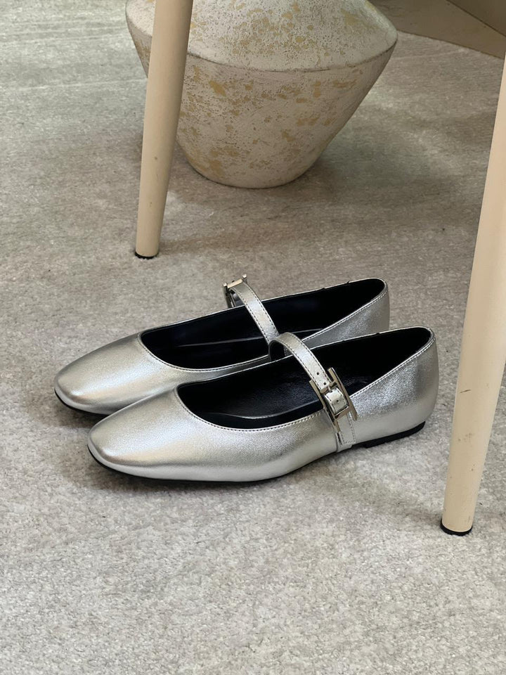 Ladies shoes