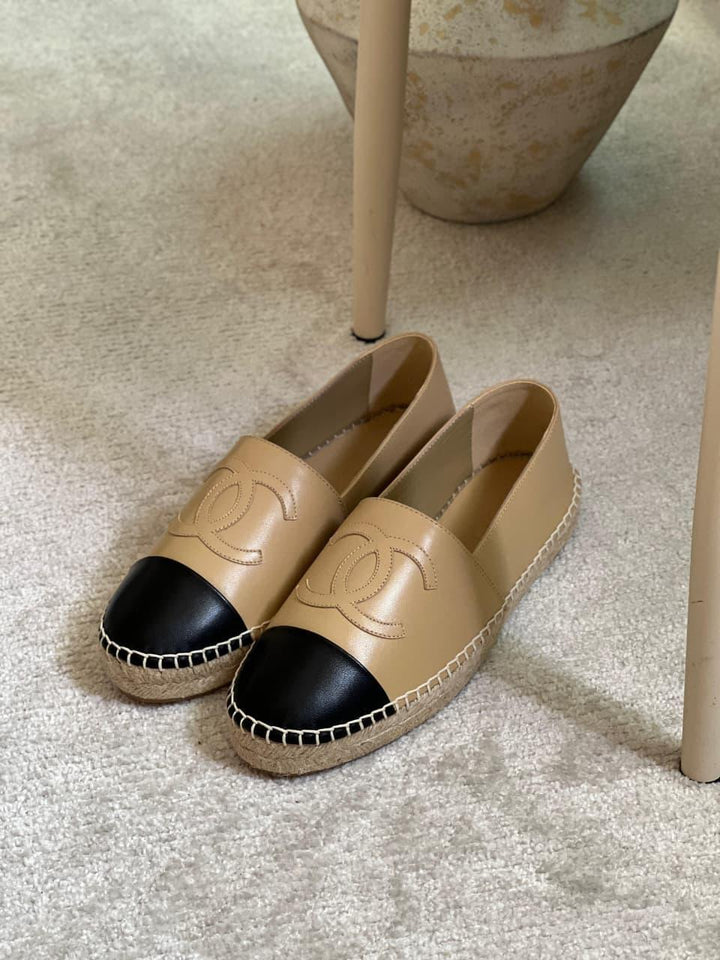 Ladies shoes