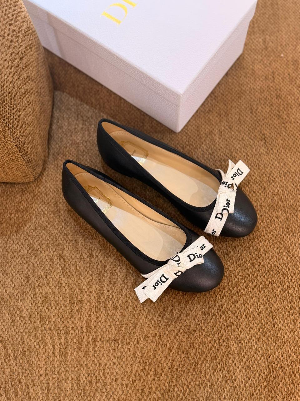 Ladies shoes