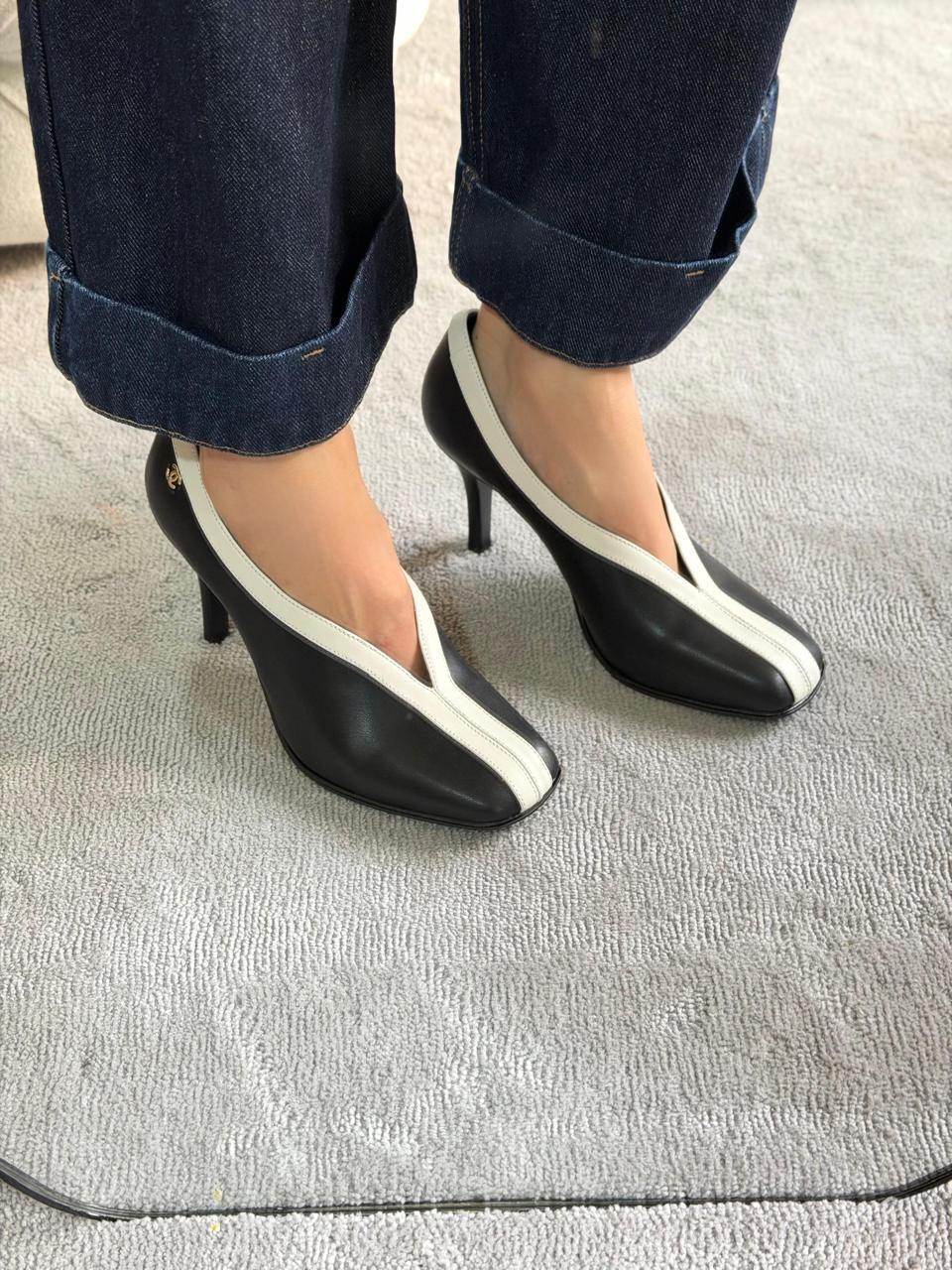 Ladies shoes