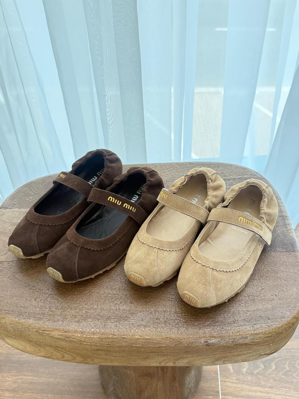 Ladies shoes