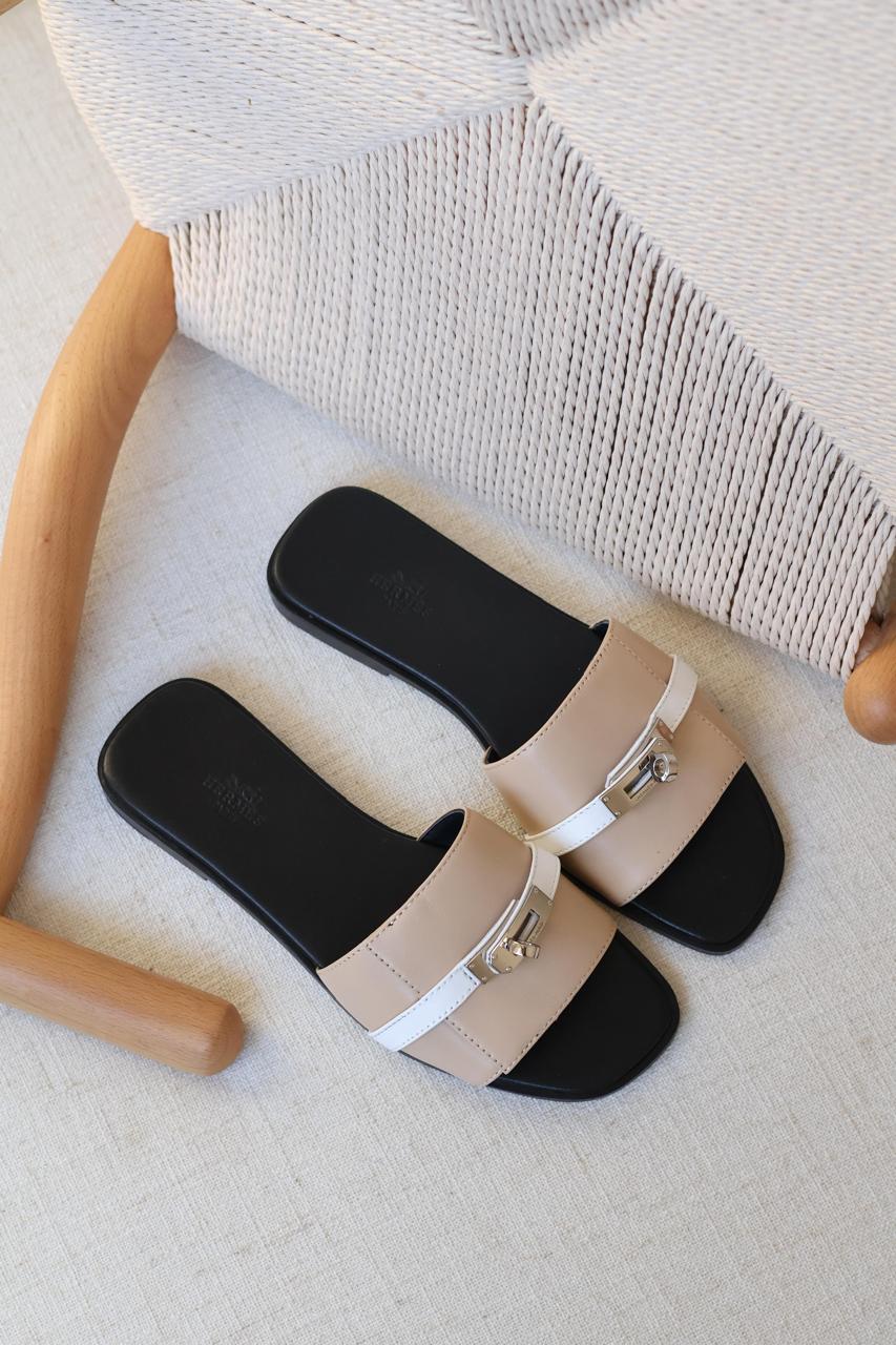 Ladies flats