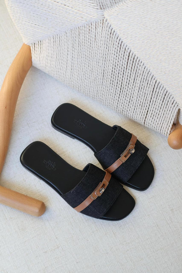 Ladies flats