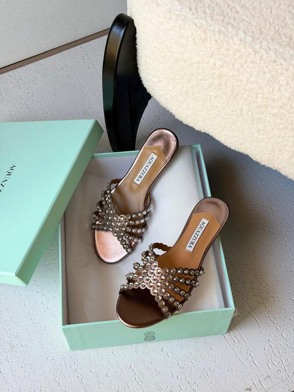 Ladies flats