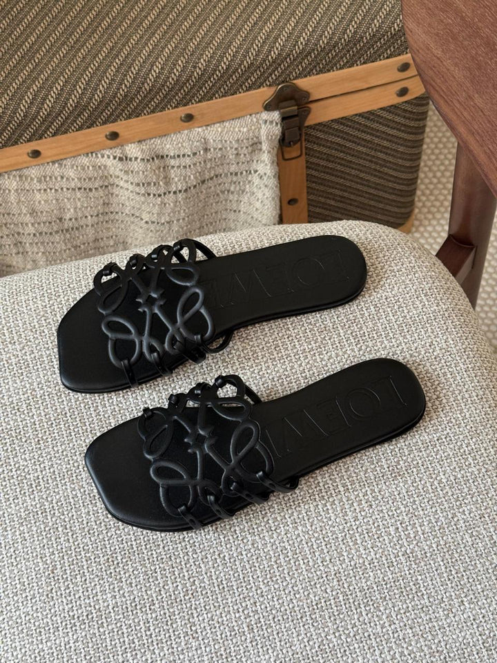 Ladies flats