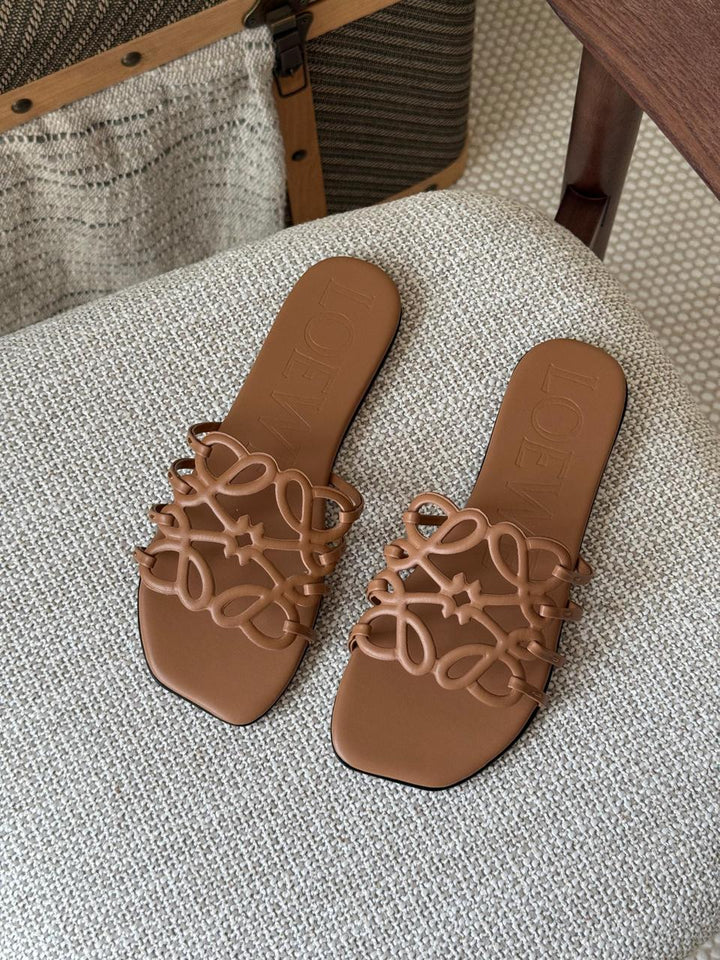 Ladies flats