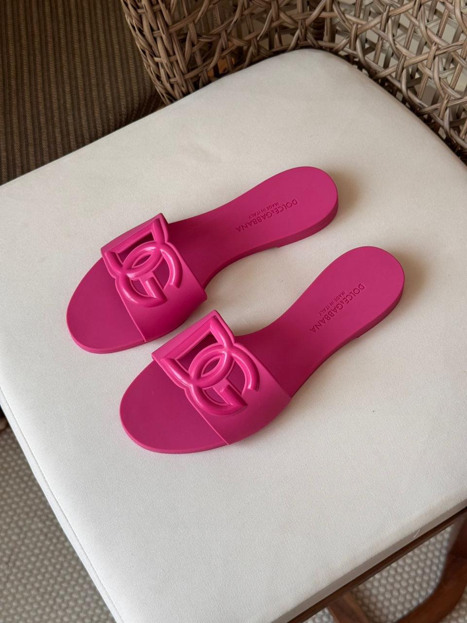 Ladies flats