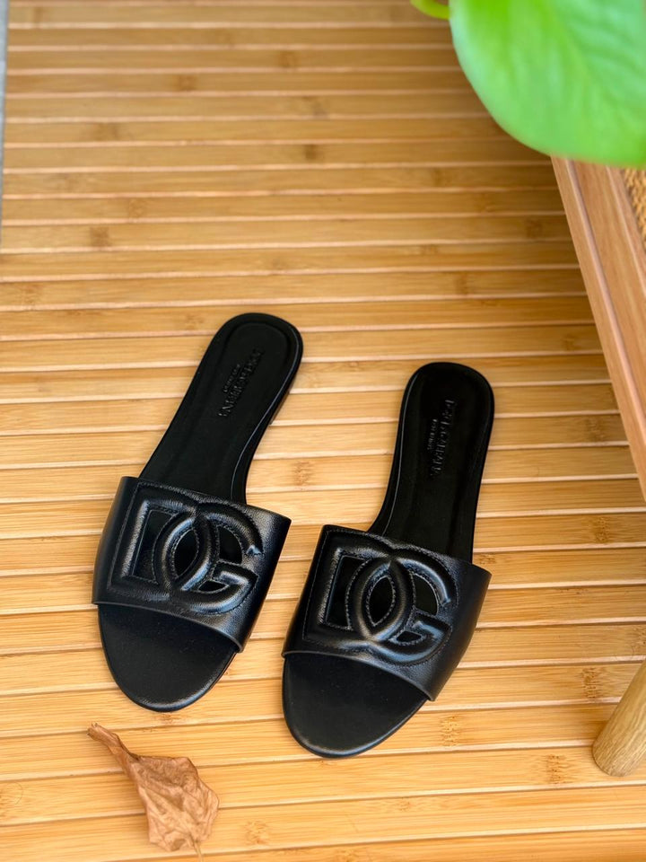 Ladies flats