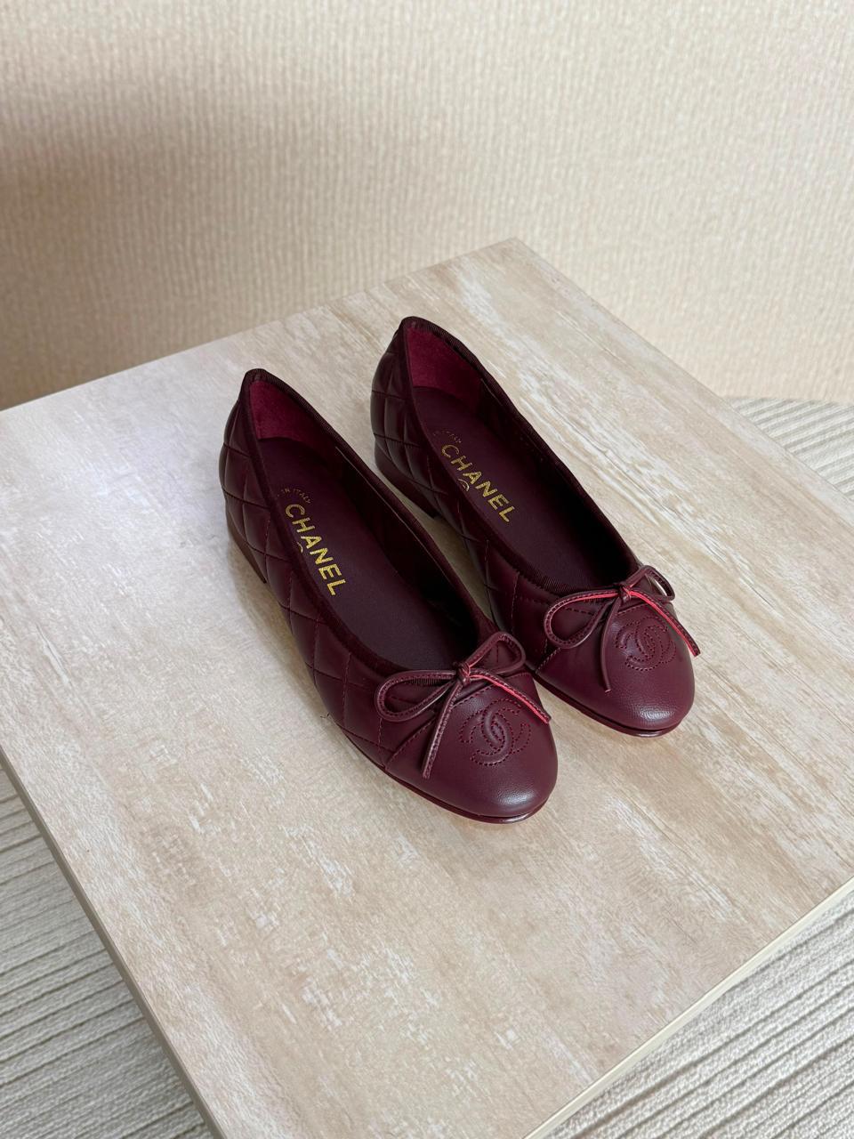 Ladies shoes