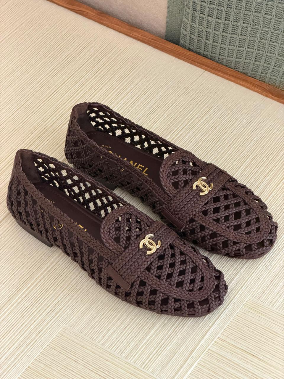 Ladies shoes