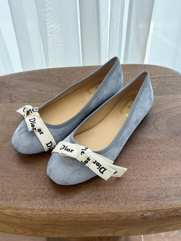 Ladies shoes